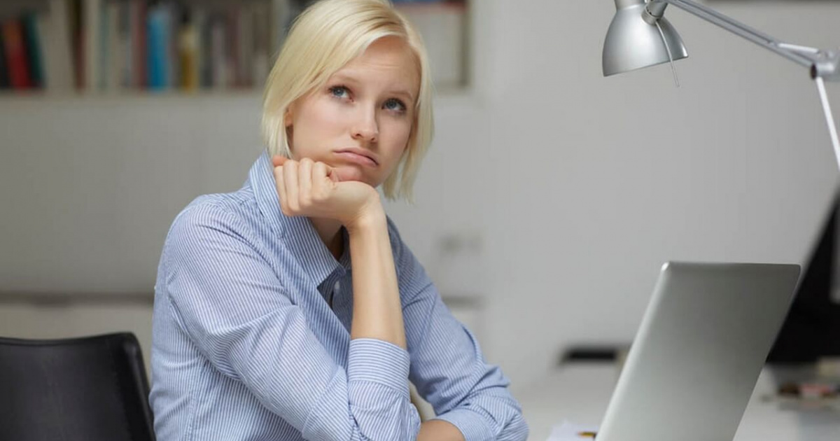 Дам подработку. Дам подработку. Женщина на работе. Работник склада. Современный быт.