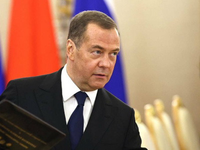 Медведев: Германия готовится к войне с Россией