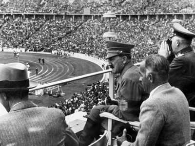 Как чернокожий атлет выиграл берлинскую Олимпиаду на глазах у Гитлера