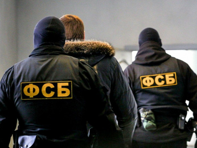 ФСБ и МВД задержали незаконно выводивших бюджетные деньги (видео)