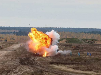 Русские штурмовики взорвали блиндаж ВСУ вместе с боевиками: видео