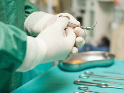 "Быстро с вами расправился": хирург из Киева калечил пациентов в Мо...