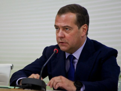 Медведев отреагировал на визит Зеленского в Харьков